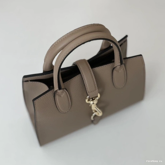 First bag ru CHANELosure Small hook bag with tote Gucci 0821